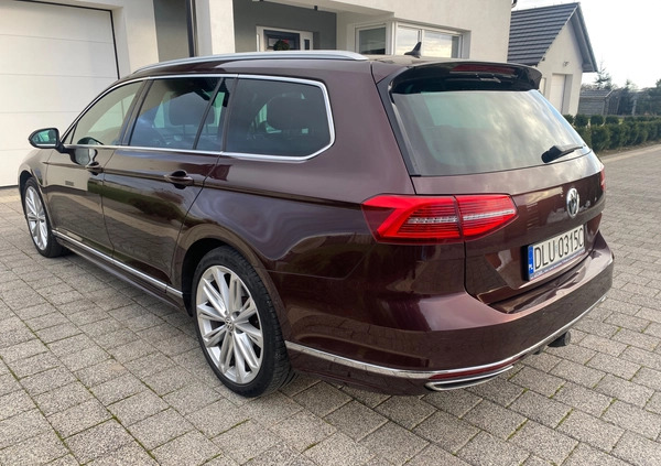 Volkswagen Passat cena 76000 przebieg: 195000, rok produkcji 2017 z Żmigród małe 154